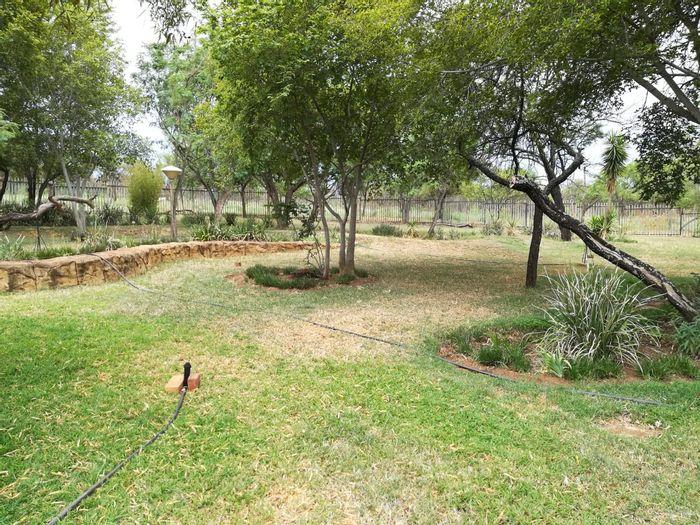 Property #2247153, Small Holding for sale in Kameelfontein