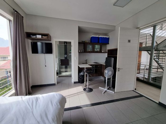 Property #2197016, Apartment for sale in Stellenbosch Central