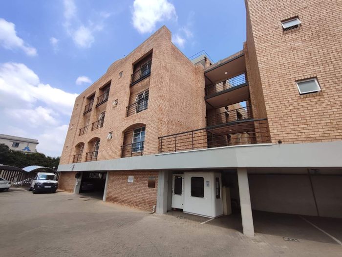 2-Bedroom Apartment To Rent in Hatfield, near University of Pretoria, includes parking.