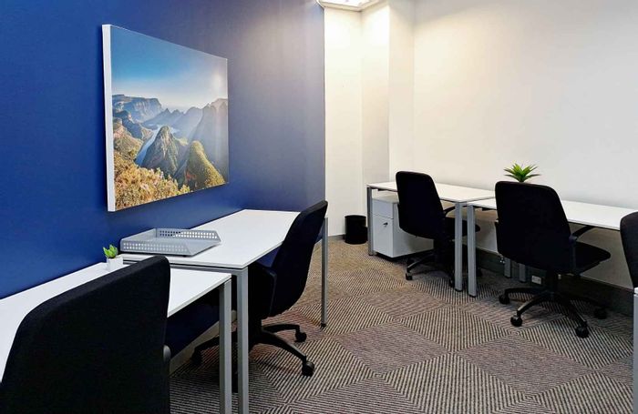 Office To Rent in Nelspruit Central: Private office for 5, shared amenities included.