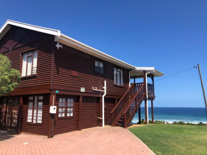 House in Tergniet To Rent: 4 bedrooms, sea views, braai area, fully furnished.