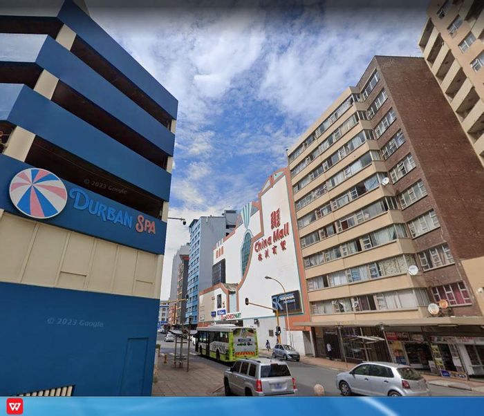 South Beach Apartment For Sale: Ideal student living near beaches and amenities.