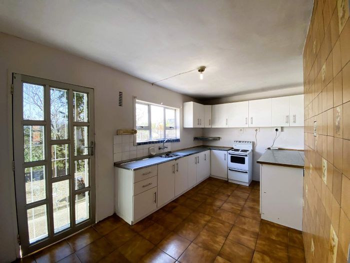 3-Bedroom Townhouse To Rent in Newlands East with secure access and garden.