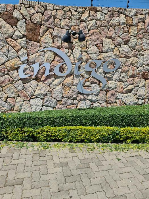 Bryanston Apartment To Rent: 1 Bed, pet-friendly, pool, garden, 24hr security.