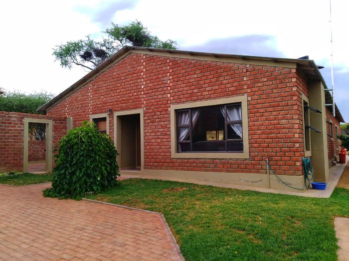 Property #2255444, House rental monthly in Windhoek West
