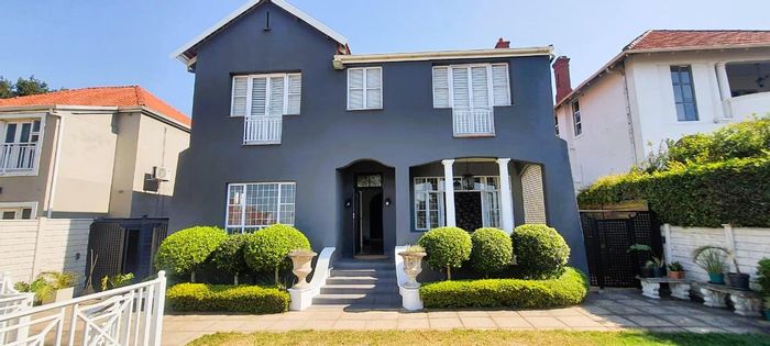 To Rent: Spacious Musgrave House with pool, granny cottage, and 3 garages.