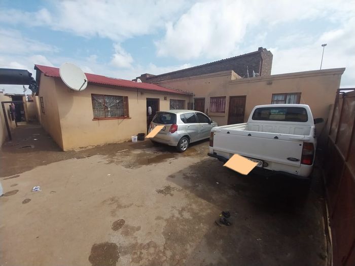 Property #2230252, House for sale in Tembisa Central