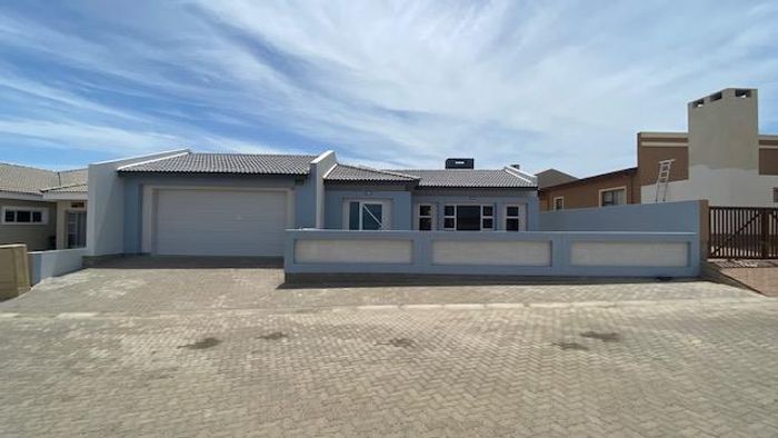 Property #2200870, House for sale in Henties Bay
