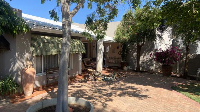 Property #2332884, Townhouse Sold in Pioniers Park Ext 1