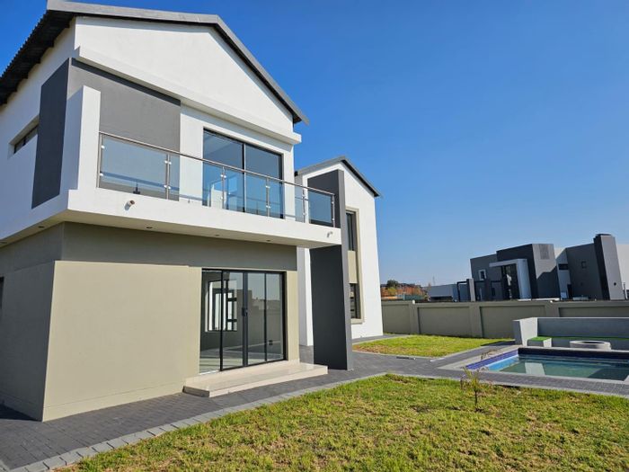 Property #2154747, House for sale in Six Fountains Residential Estate