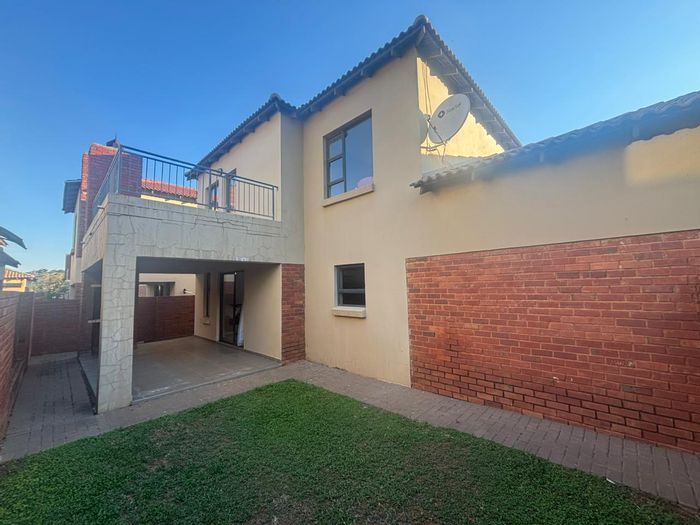 Townhouse To Rent in Olympus AH: 3 beds, double garage, solar geyser, braai stoop.