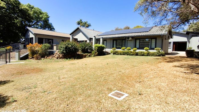 For Sale: House in Ashlea Gardens with pool, guest suite, and entertainment areas.