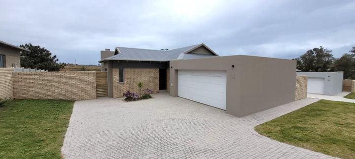 Mooikloof Country Estate House For Sale: 3 beds, double garage, inverter system.