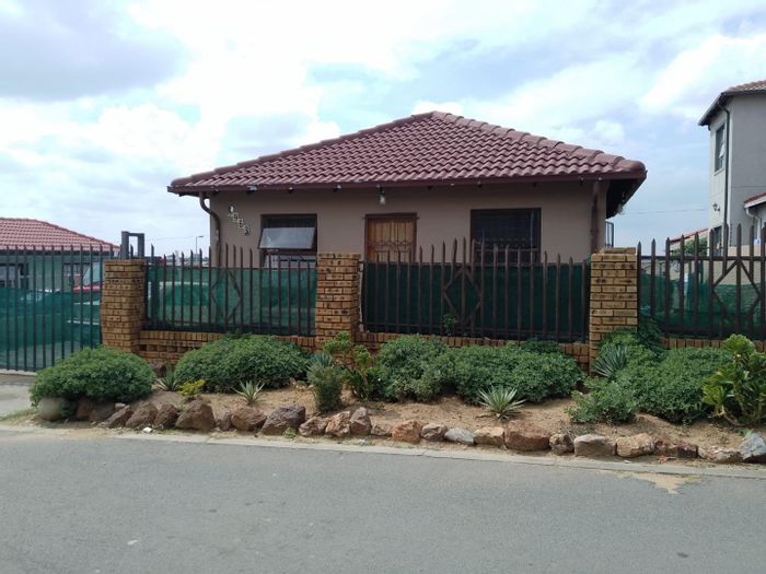 Property #2237603, House rental monthly in Olievenhoutbosch