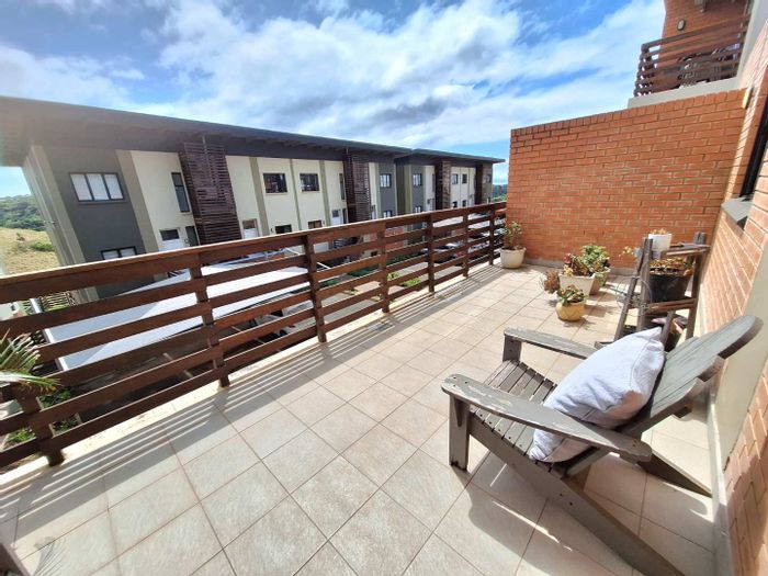 Cotswold Fenns Apartment For Sale: Private courtyard, balcony, 24-hour security, pet-friendly.