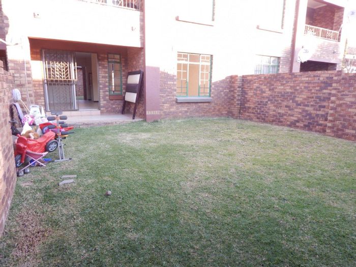 Property #2143661, Townhouse for sale in Mooikloof Ridge