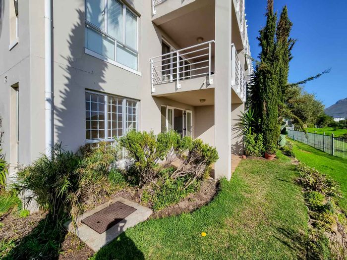 Vredehoek Apartment For Sale: City Views, Private Garden, Pool, Secure Estate