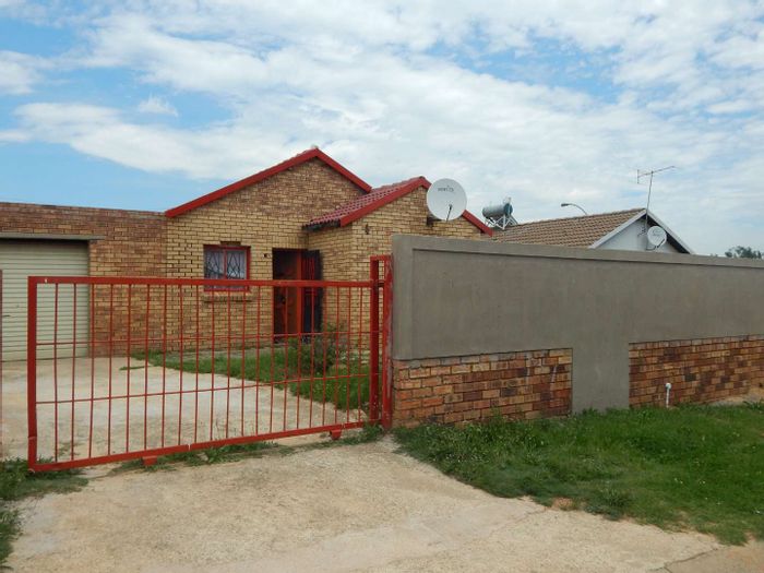 Lenasia Ext 4 Houses for sale