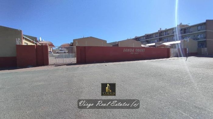 For Sale: Otjomuise townhouse with 2 bedrooms, secure complex, carport parking.