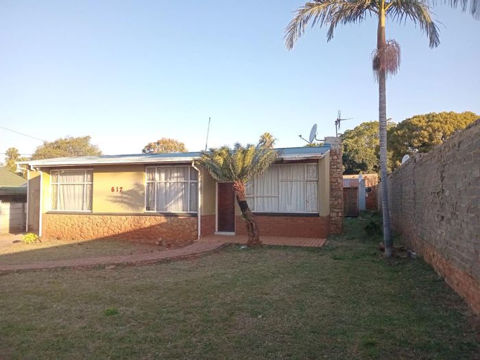 Property #2388651, House For Sale in Silverton