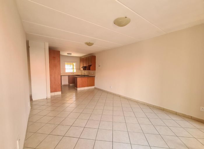 Hazeldean Apartment To Rent: 2 beds, pet-friendly, garden, garages, load-shedding free.