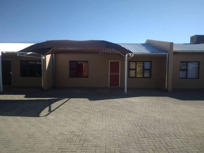 Property #2411798, Townhouse For Sale in Okahandja Central