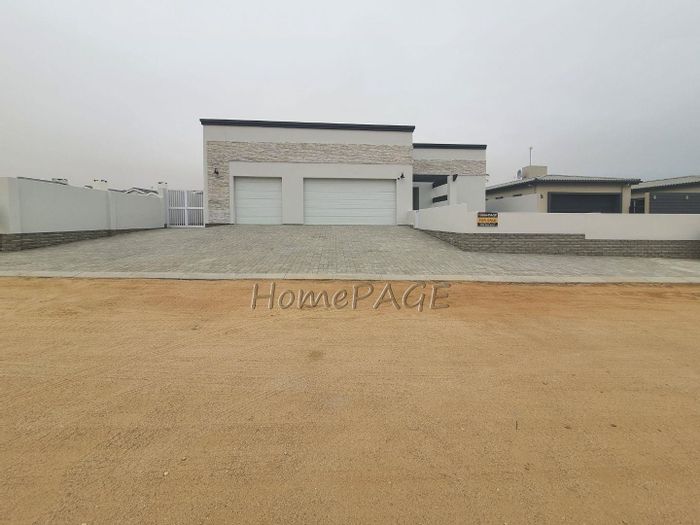 Property #2193917, House pending sale in Henties Bay