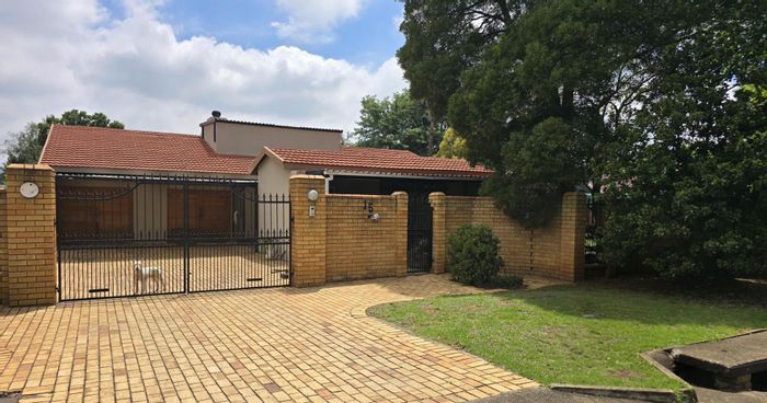 Nimrod Park House For Sale: 4 beds, garden, flatlet, double garage, ideal location.