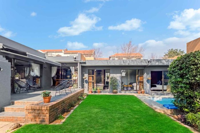 For Sale: House in Paulshof with pool, garden, and secure complex amenities.