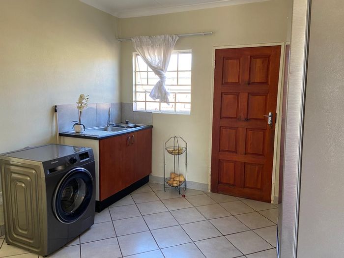 Property #2249671, House rental monthly in Pretoria West