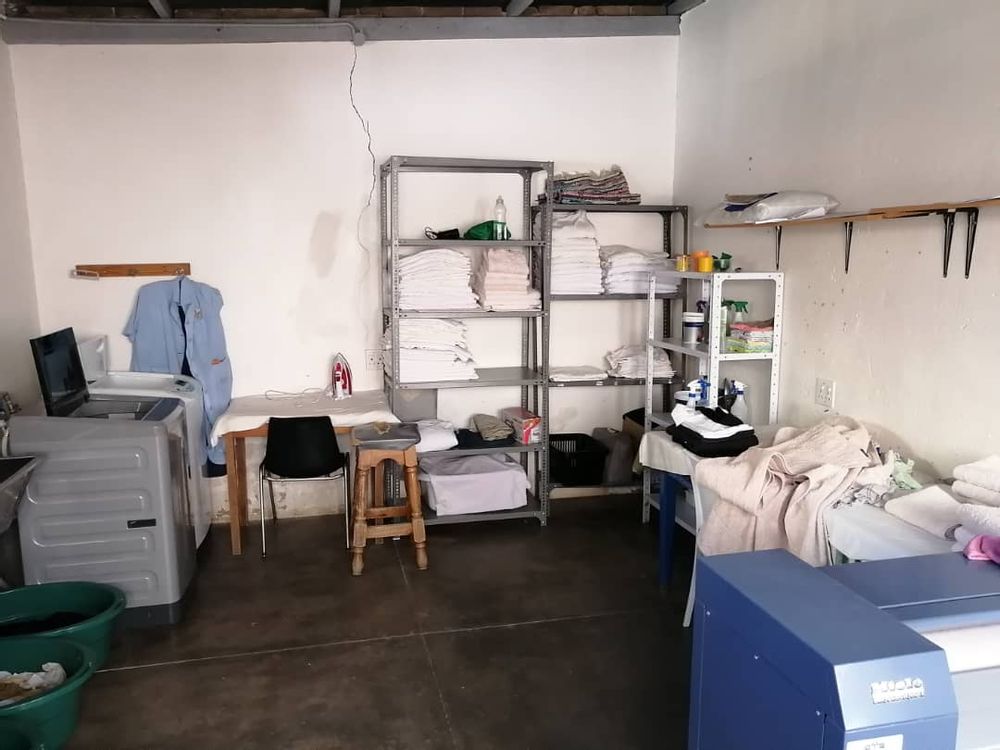 BAHNHOF HOTEL LAUNDRY