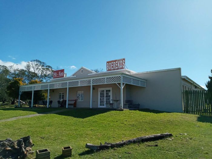 Mossel Bay Rural Small Holding For Sale: Restaurant, houses, agricultural potential, and amenities.