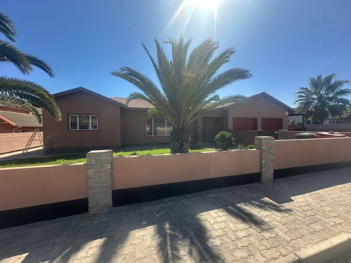 3-Bedroom House To Rent in Ocean View with garden and outdoor braai area.