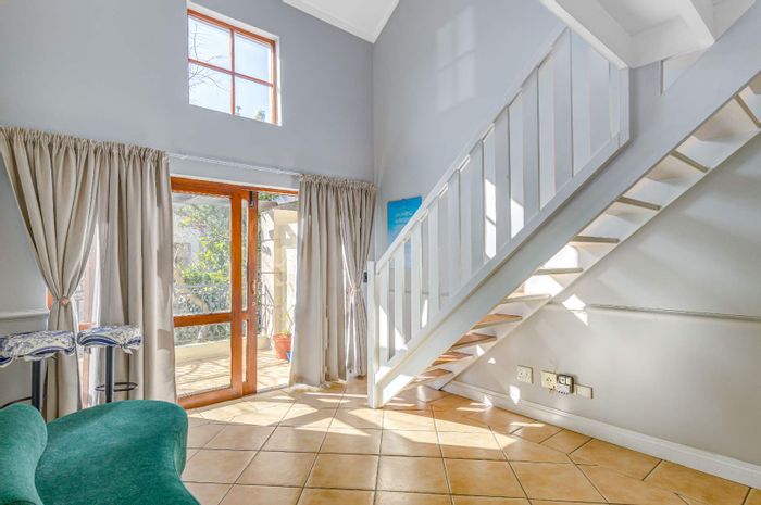 Douglasdale Apartment For Sale: 1 Bed, Loft, Pool, Clubhouse, Pet-Friendly.