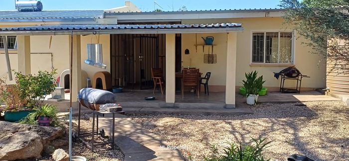 Property #2414472, House For Sale in Okahandja Central