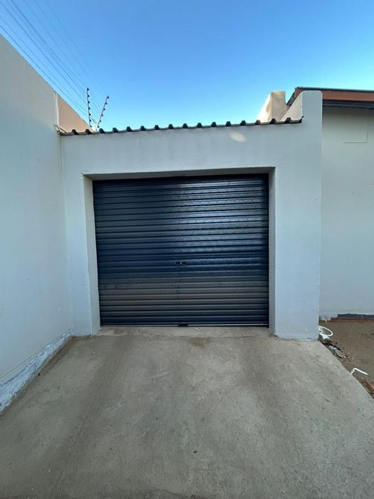 Khomasdal House for Sale: 4 beds, 2 baths, garage, electric fence. N$1,450,000.