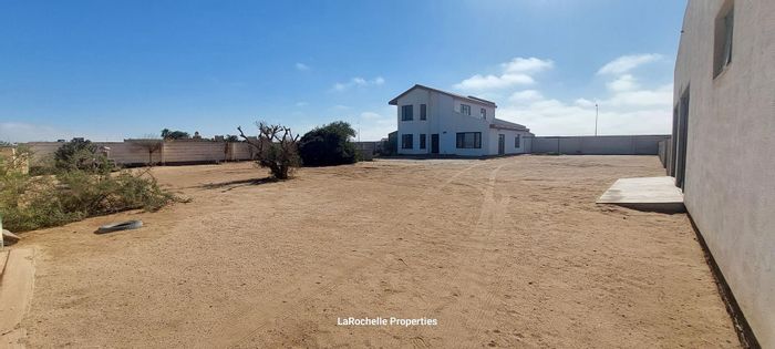 Property #2269400, Mixed Use for sale in Henties Bay Central