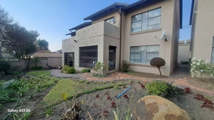 Property #2414243, Apartment For Sale in Buccleuch