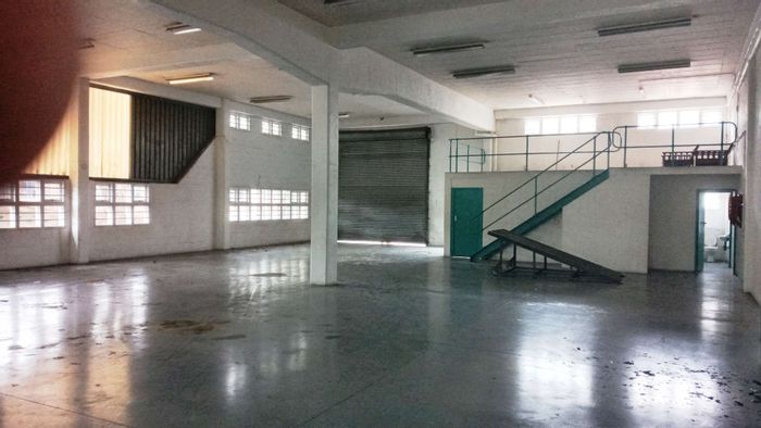 Industrial space to rent in New Germany with large roller door and mezzanine.