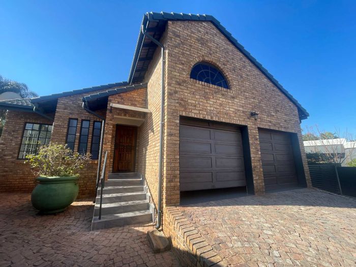 Property #2397156, House Rental Monthly in Faerie Glen
