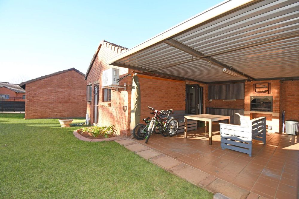 Patio with Built in Braai