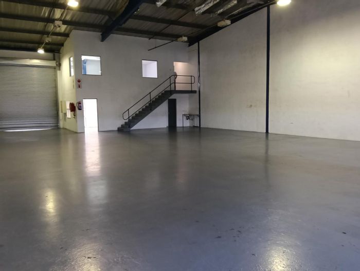 Industrial unit in Westmead to rent, features 24-hour security and ample space.