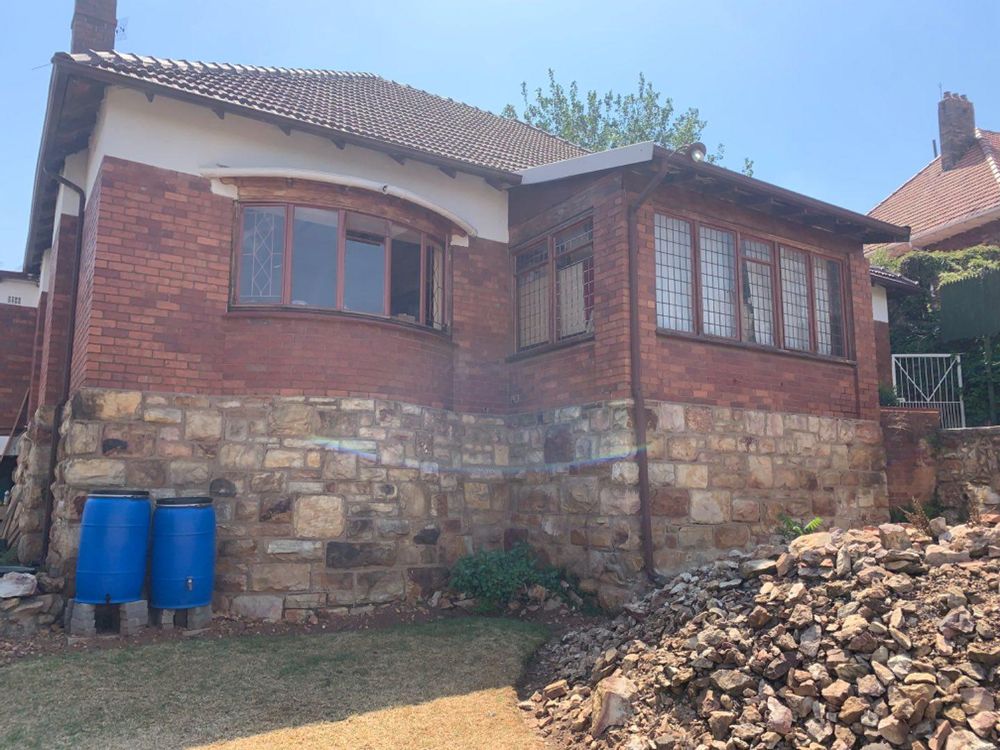 3 bedrooms house for sale in Kesington with breath taking views of the city. 
3-Bedroom Home available for sale, Prince Khama #princekhama
Breathtaking Views
Family-Friendly Neighborhood
Top Schools
Modern Amenities
Spacious Layout
Prime Location
Invest
Comfort
Convenience