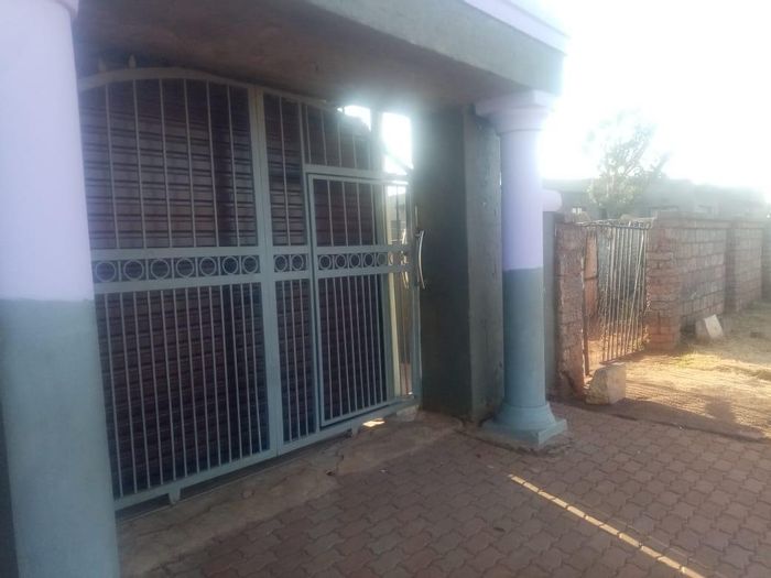 Property #2191552, House for sale in Zonkezizwe
