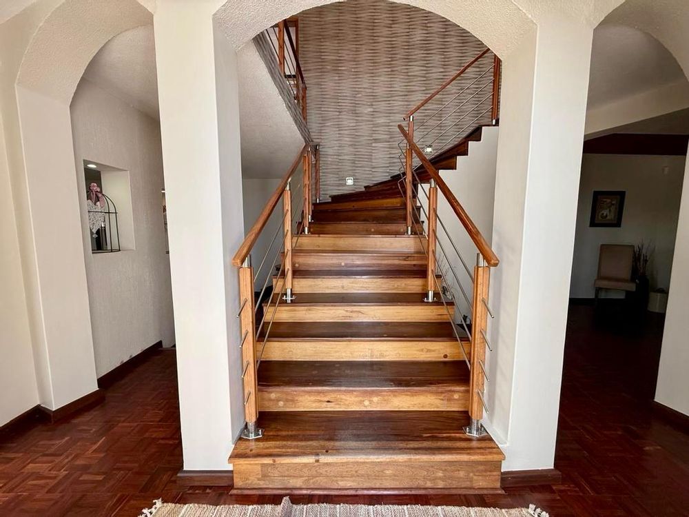 Second floor entrance and staircase 