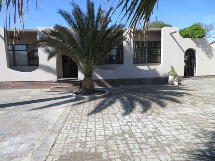 Property #1435385, House pending sale in Walvis Bay Central