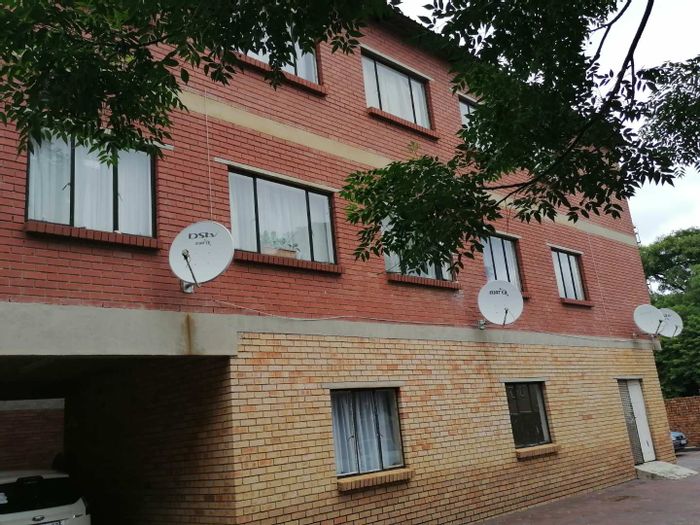 1-Bed Apartment For Sale in Kempton Park Central, 24-hour security, near amenities.