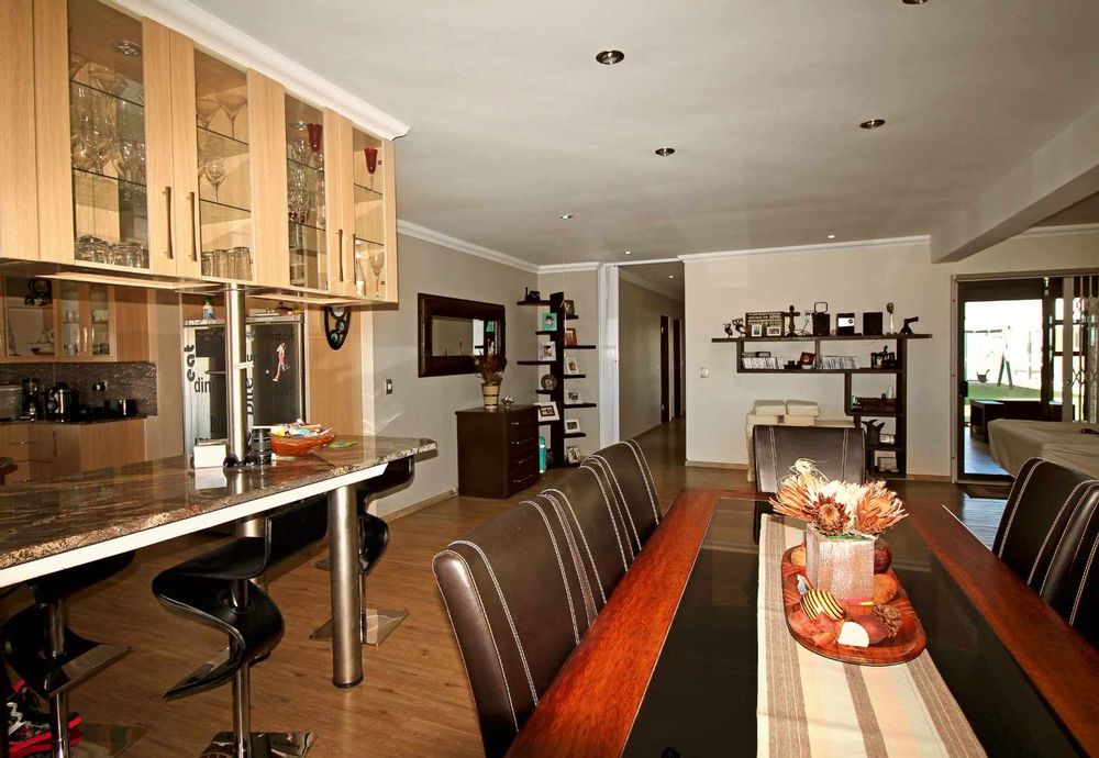 main house open plan dining area