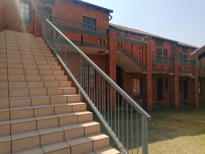 Property #2177284, Townhouse rental monthly in Mooikloof Ridge
