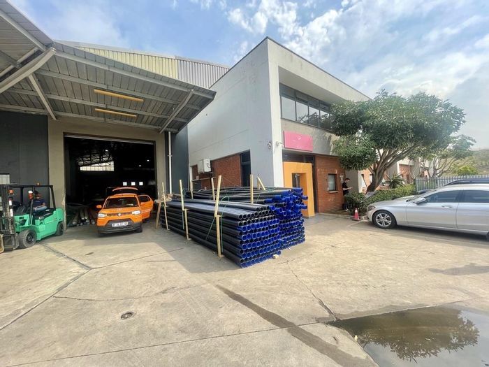 To Rent: 1,671m2 Industrial Warehouse in Riverhorse Valley with 3-phase power access.